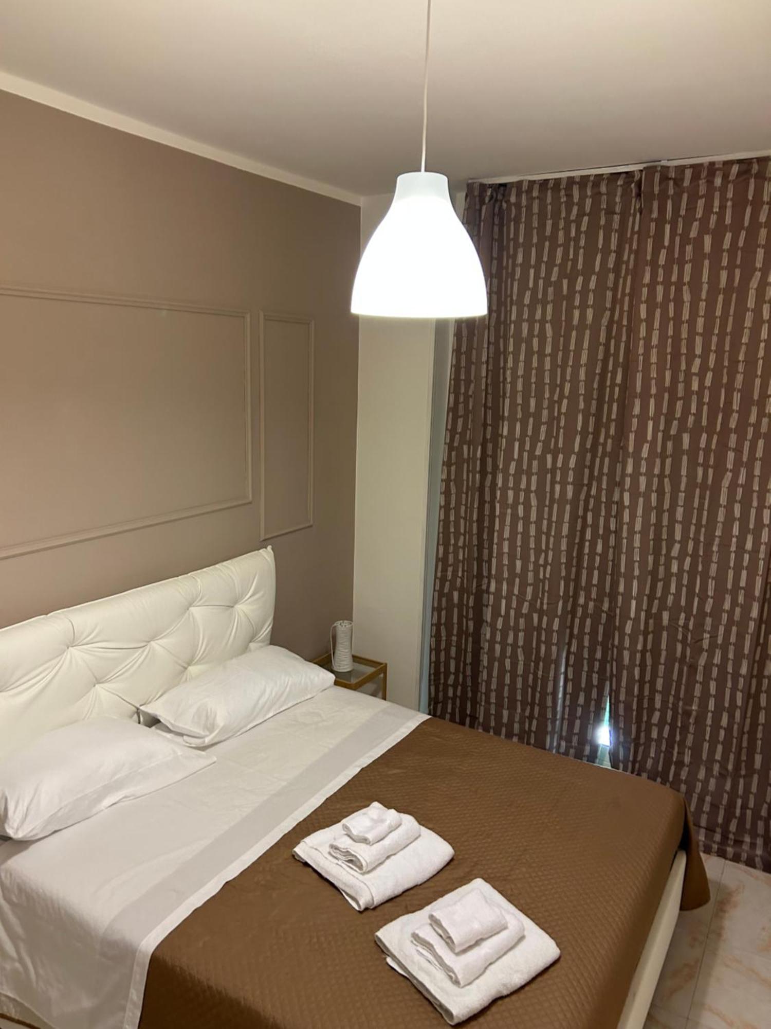 Bed and Breakfast Happy Fly Now Nápoles Exterior foto